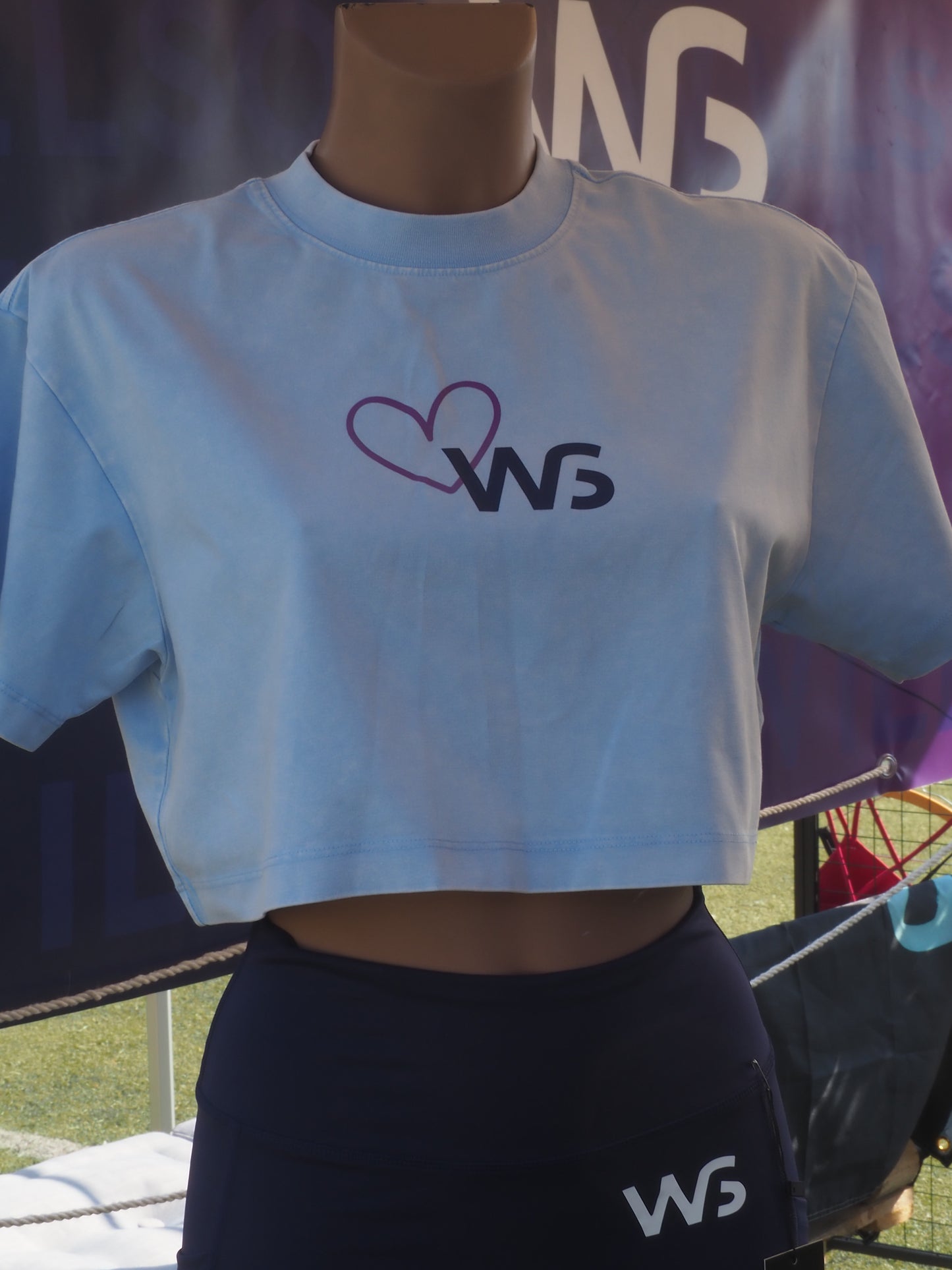 CROP TOP "STRONG IS BEAUTIFUL" by Marta García Rincón